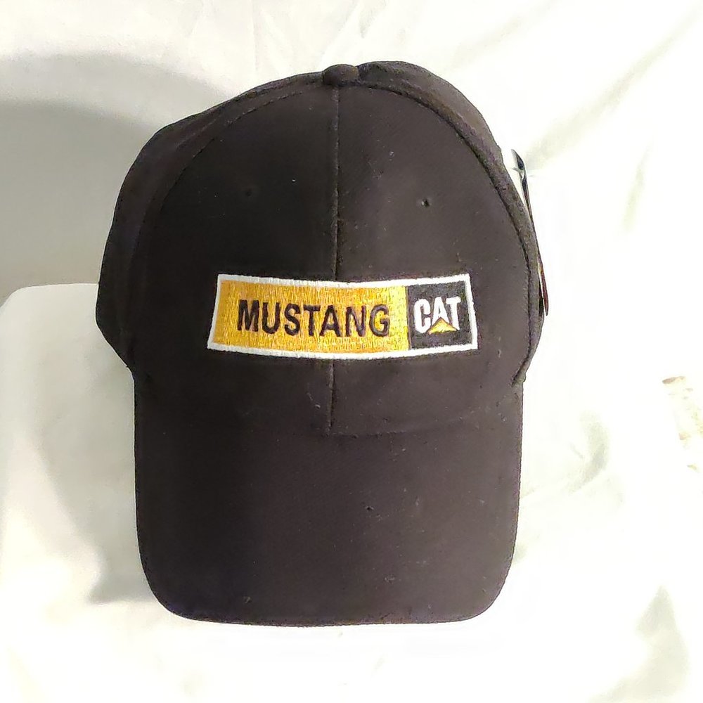 Mustang Cat Cool & Dry Adjustable Trucker